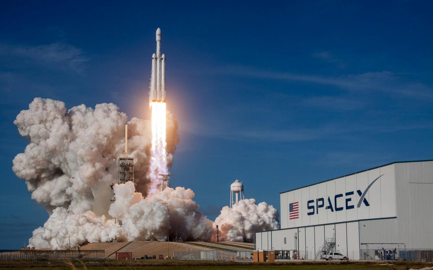 rocket ship launching during daytime by SpaceX courtesy of Unsplash.
